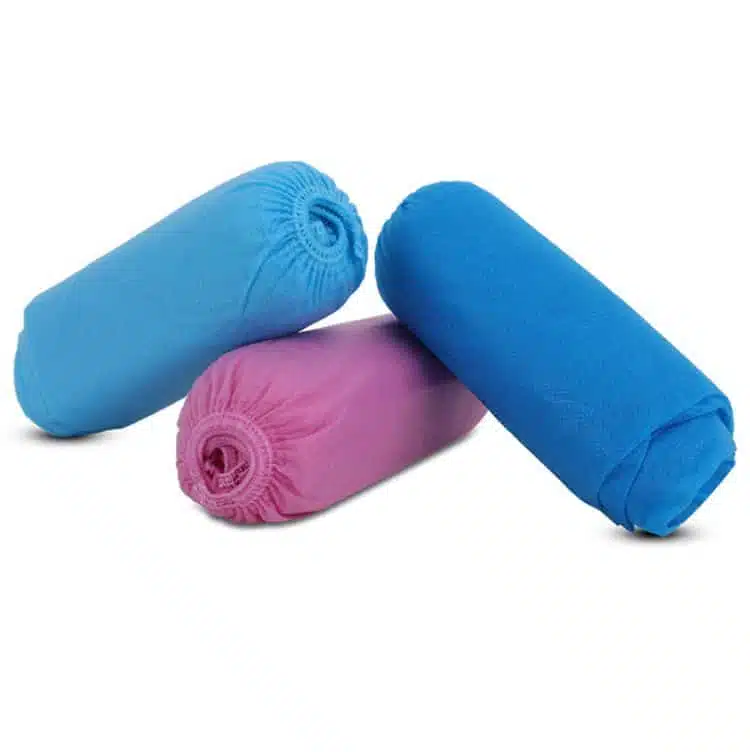 ⁦Disposable non skid overshoes one size fit all⁩ - الصورة ⁦5⁩