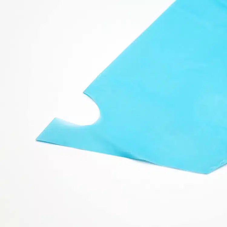 AAMI CPE isolation gown with thumb loop for hospital - Image 7