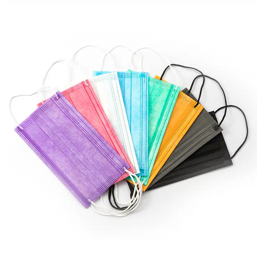 Máscara facial descartável para crianças com desenho a cores