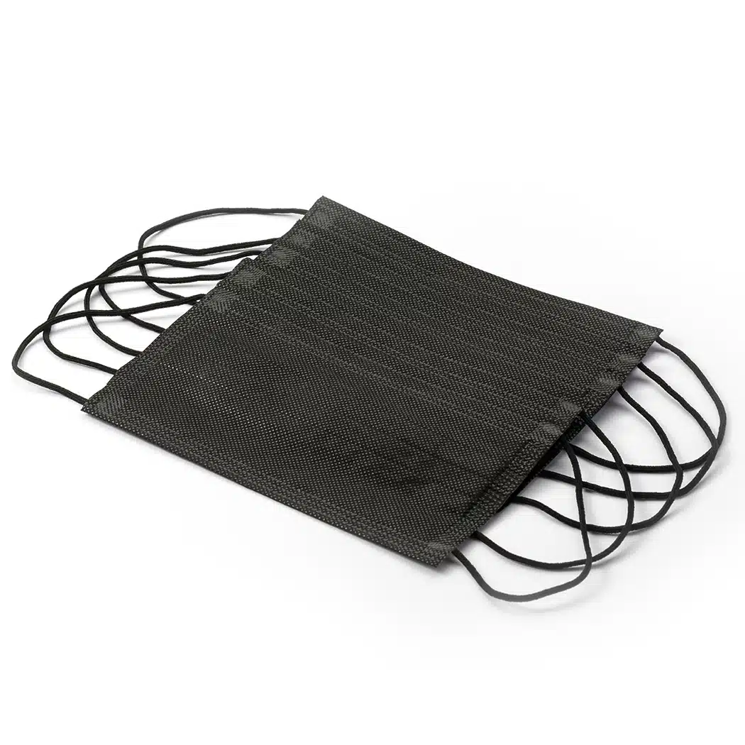 masque noir jetable avec boucle d'oreille