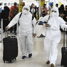 Защитная одежда для путешественников, отправляющихся в международные поездки