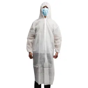 후드가 있는 일회용 실험실 가운