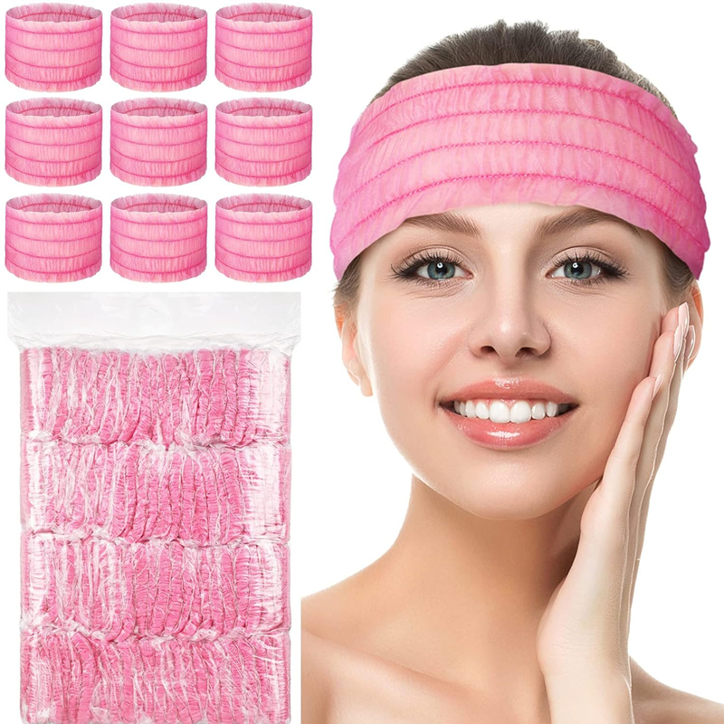 Mujer con diademas desechables rosas
