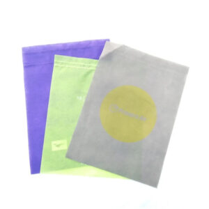 カラフルな不織布バッグ