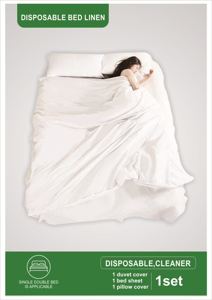 Mujer durmiendo sobre juego de sábanas desechable.